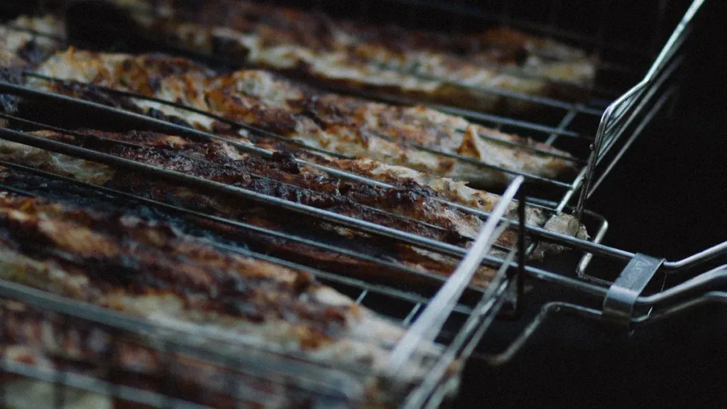 How a Microwave Grill Pan Actually Grills Meat缩略图