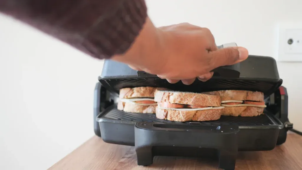 What makes a microwave toastie maker a smart purchase?缩略图