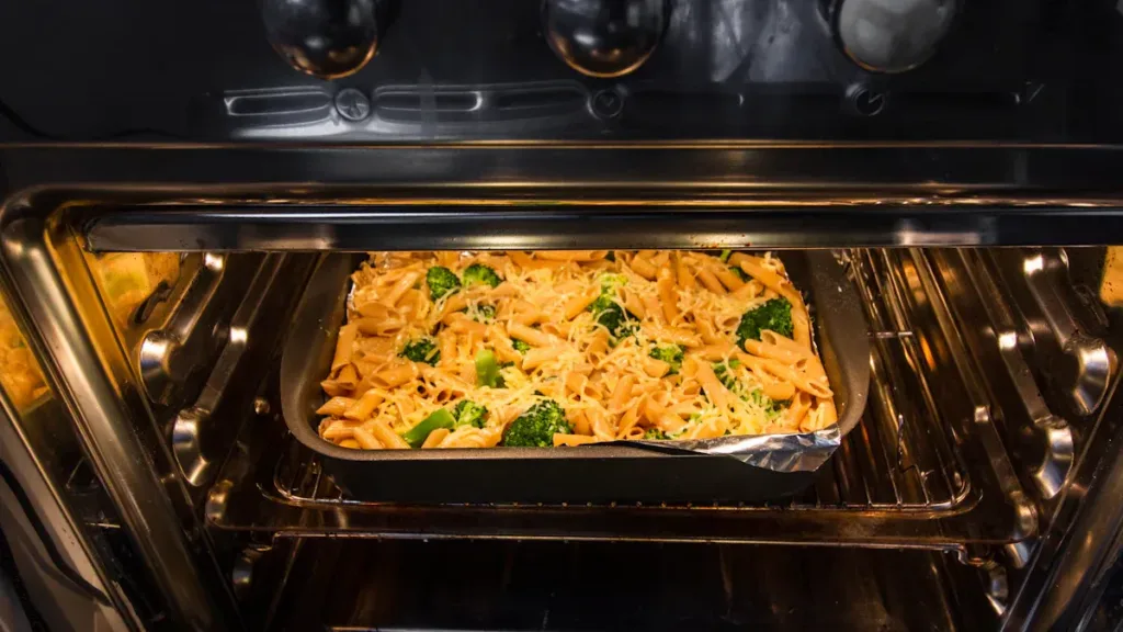 Choosing Your Microwave Baking Pan Silicone Glass and Ceramic Face-Off缩略图